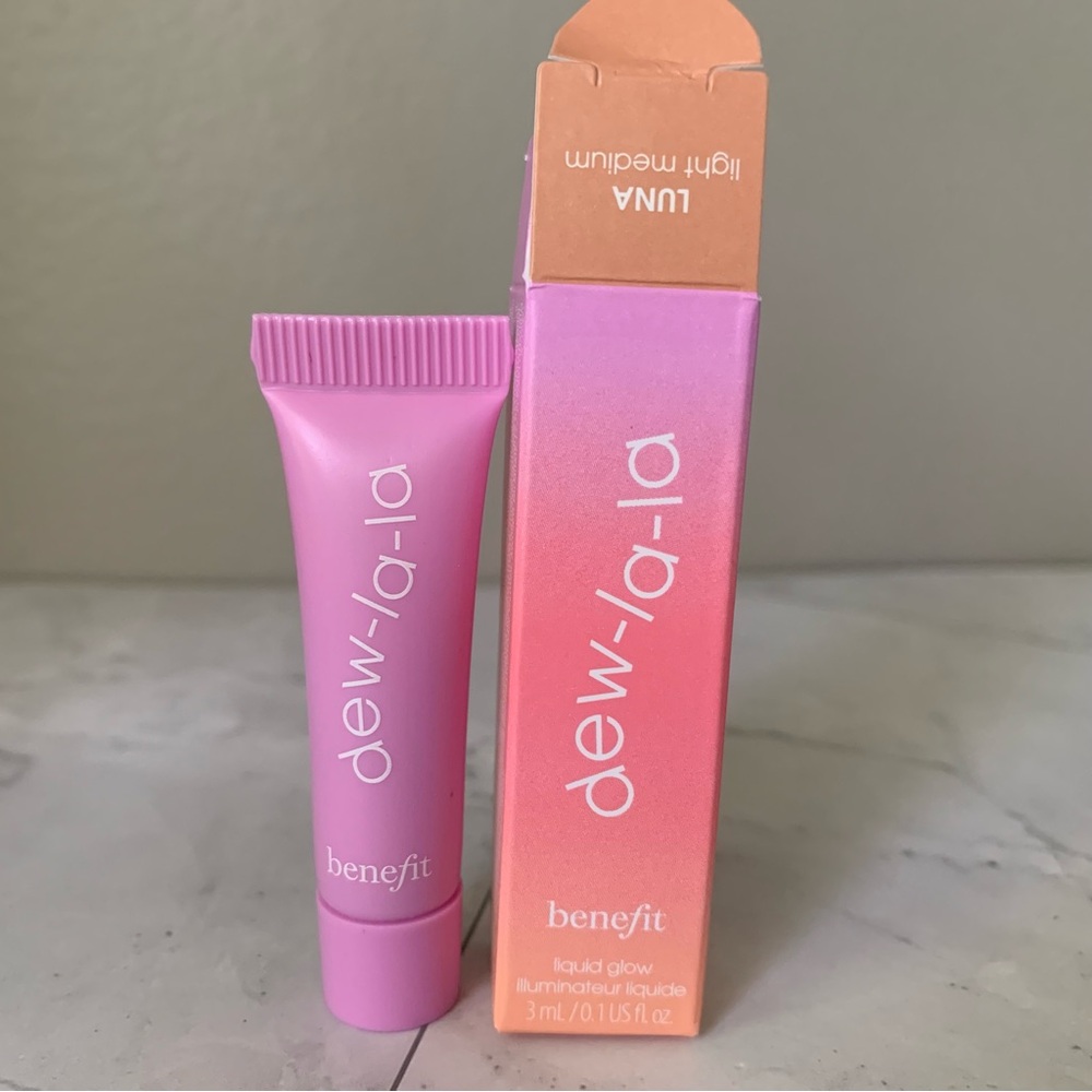 BENEFIT COSMETICS Dew La La All-Over Glow Liquid Highlighter in Luna 0.1 Oz